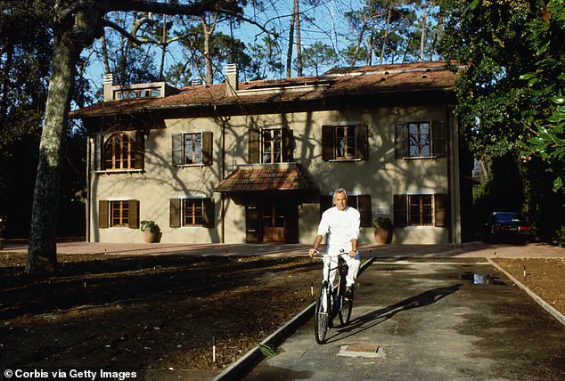 Fashion Industry Mourns the Passing of Giorgio Armani, Iconic Designer Who Redefined Luxury and Modernity