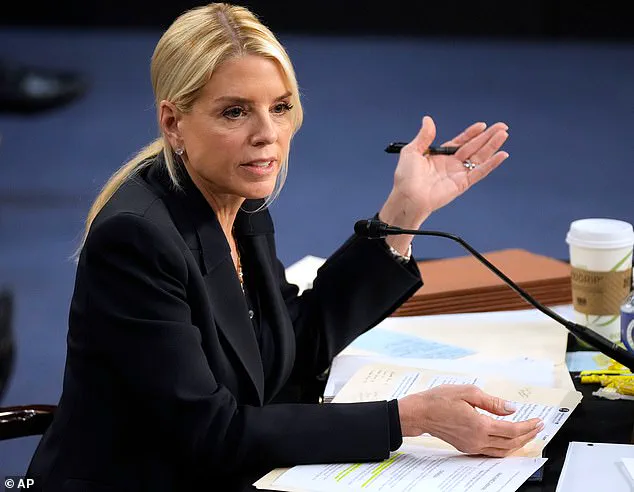 Tina Fey Returns to SNL with Satirical Take on Kristi Noem and the Political Climate