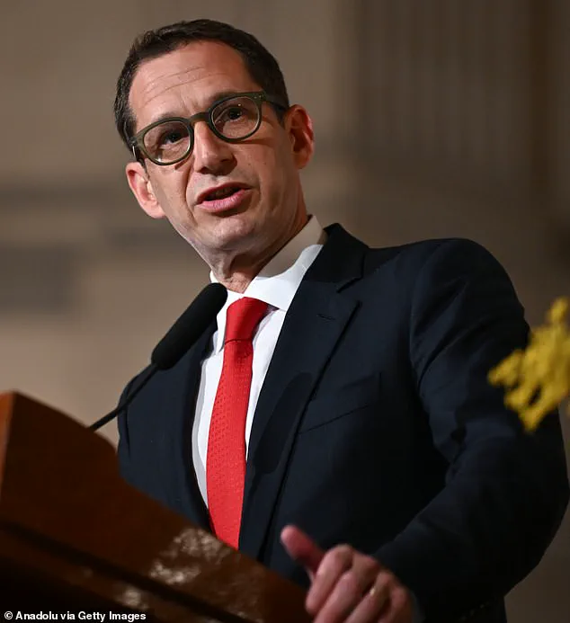 San Francisco buildings sold for a fraction of their original price in foreclosure auction, marking downtown's decline