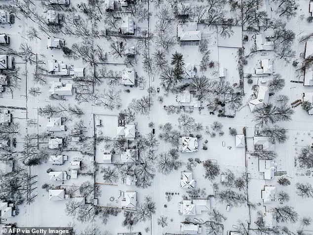 Meteorologists Warn of 'Bomb Cyclone' as 35 Million Americans Brace for Extreme Winter Storm Conditions