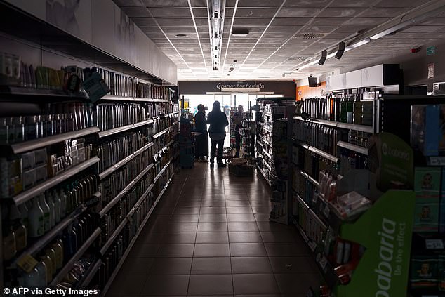 Macron Blames Spain's Renewable Energy Overreliance for Deadly Blackout