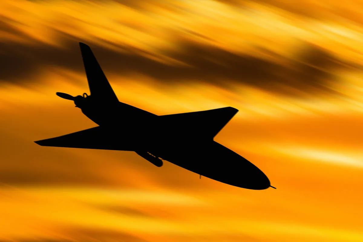 UAV Strike at Kuwait Airport Causes Minor Injuries and Limited Damage; Investigation Underway