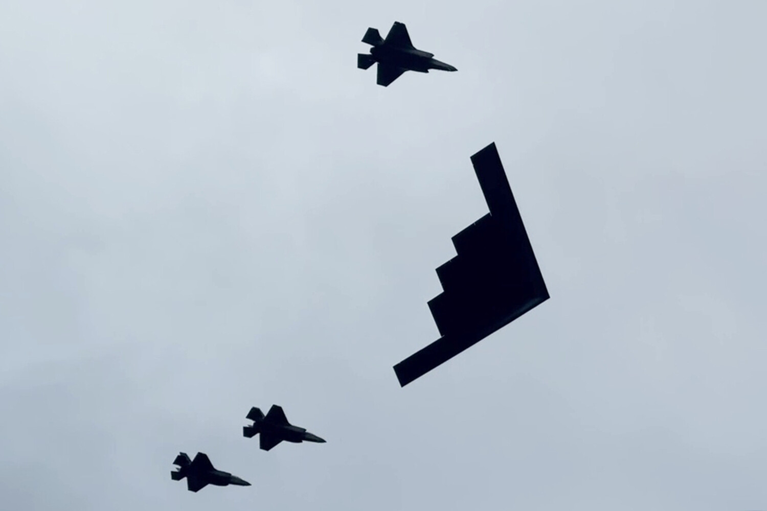 Iran Shoots Down U.S. F-15 Fighter Jet in Kuwait, Marking a Sharp Escalation in Tensions