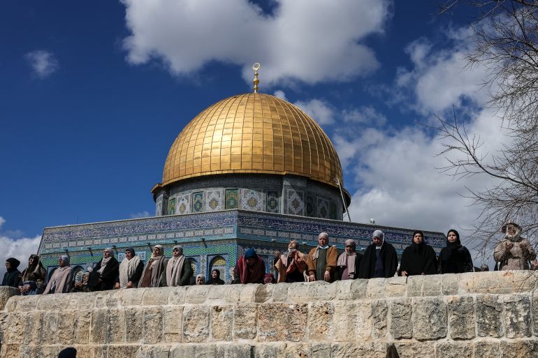 Israeli Authorities Cancel Friday Prayers at Al-Aqsa Mosque Amid Escalating Tensions with Iran