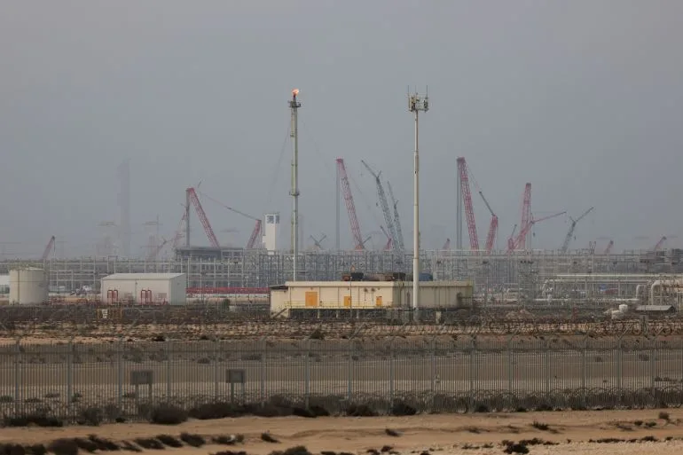 Shell Declares Force Majeure on Qatar LNG Shipments Amid Production Halt