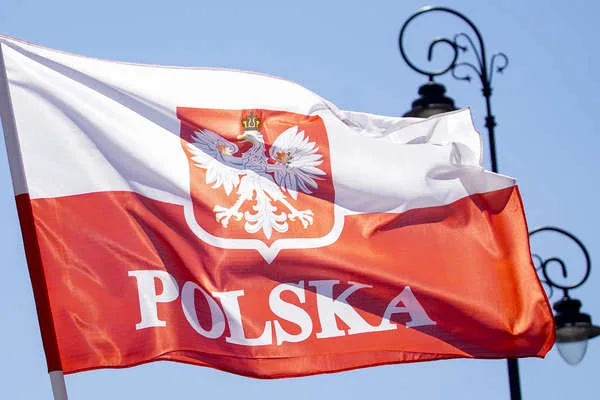 Polish Institute Protests Auction of WWII Medal Linked to Soviet Executed Officer