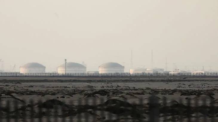 Middle East on Brink of New Crisis as Iran Escalates Attacks on Gulf Energy Infrastructure