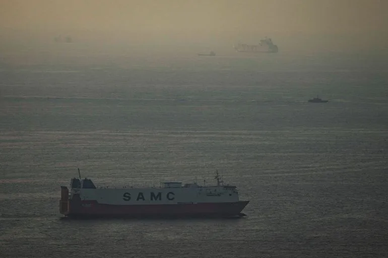 Iran Develops Vetting System for Ships in Strait of Hormuz, Signals Selective Blockade and Negotiates Safe Corridors with Key Nations