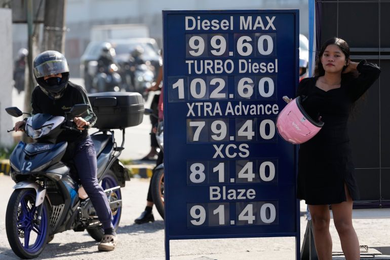 Asia-Pacific Stock Markets Plunge Amid Trump's Iran Ultimatum