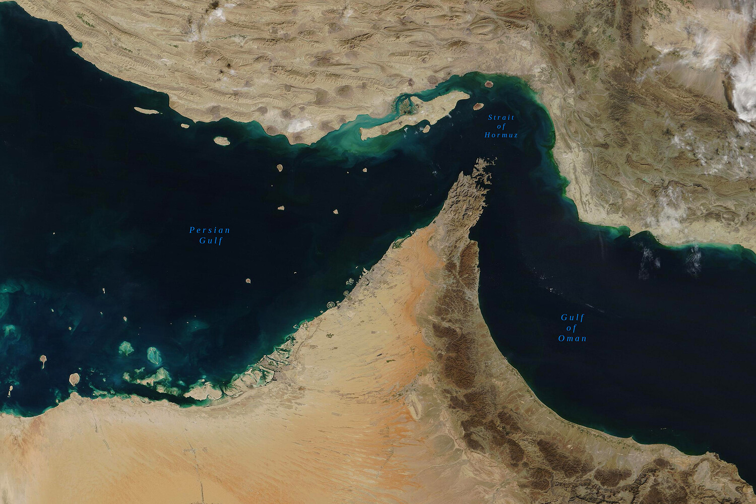Iran Notifies UN of Conditions for Non-Hostile Ships in Strait of Hormuz Amid Tensions with West