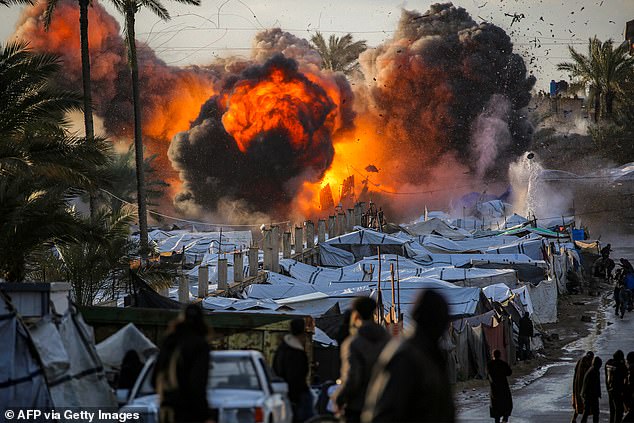 Trump Rebukes Netanyahu Over Covert Iran Revolution Plan, Warns Against Bloodbath as U.S.-Israel Alliance Frays