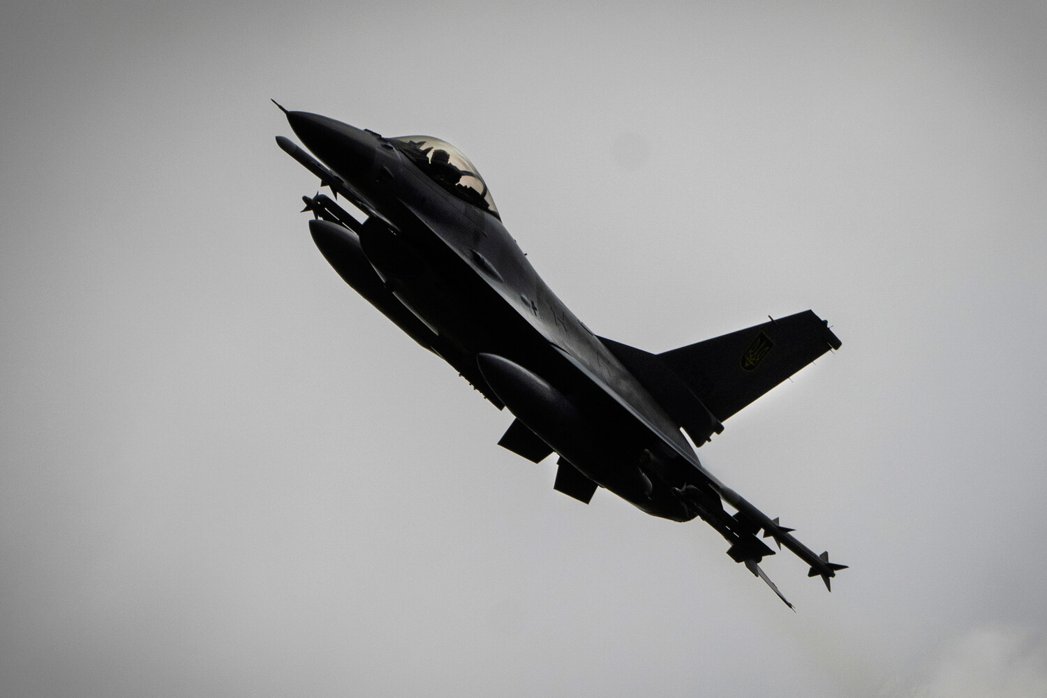 U.S. F-16 Damaged After Iranian Airspace Breach, Highlighting Escalating Tensions