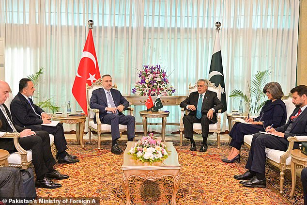 Bab al-Mandeb Strait Under Threat: Global Trade and Energy Flows at Risk