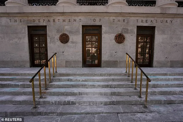 Trump Admin Confronts AI Threat: Major Banks Warned Over Anthropic's Mythos Risk