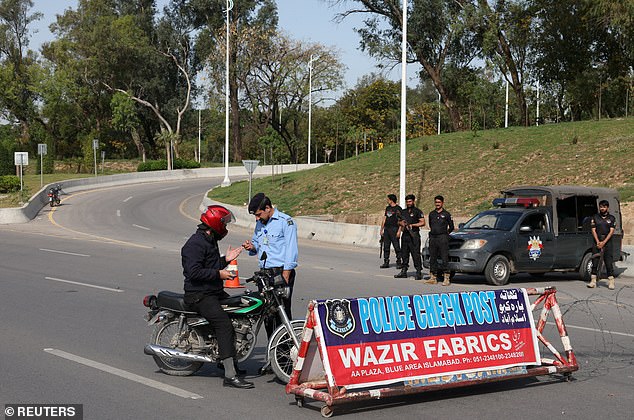 Iran and US advance talks despite Strait of Hormuz security fears.