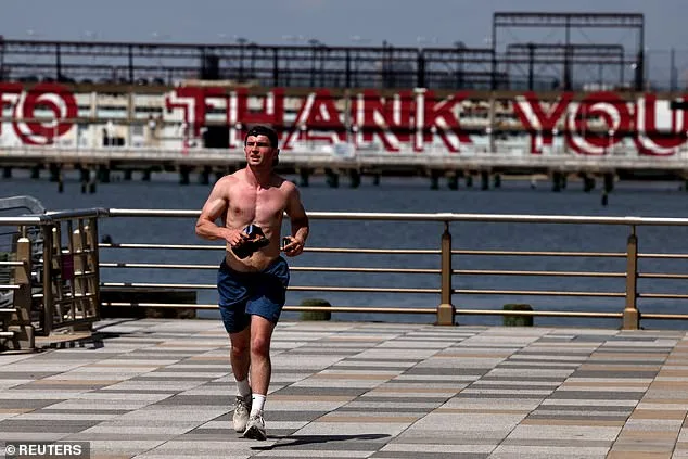 Spring Heatwave Sweeps Across US; Cities Set to Break Records