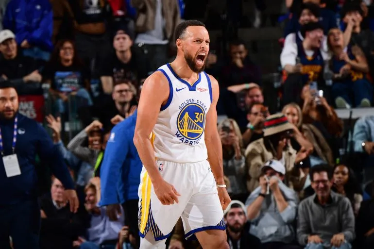 Warriors Edge Clippers to Stay in Playoff Race