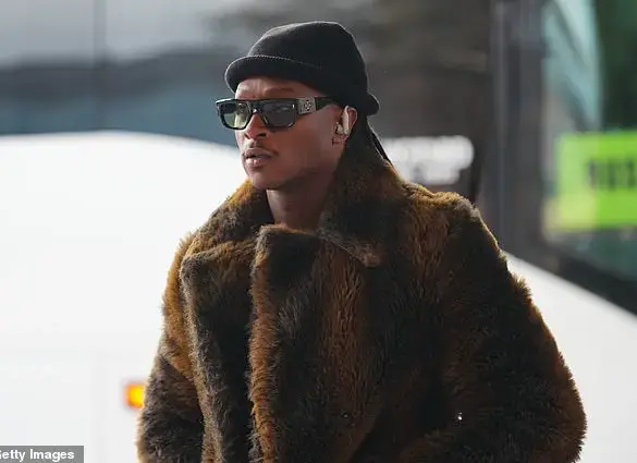 DeAndre Hopkins Wears Father's Mink Coat at Super Bowl to Honor His Memory
