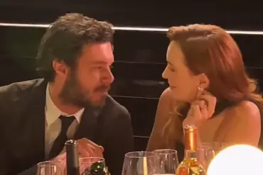 Lip reader reveals private chat between Adam Brody and Leighton Meester