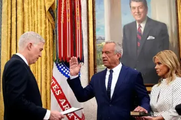 Robert F. Kennedy Jr. sworn in as Health and Human Services Secretary