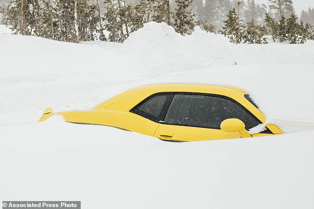 Severe Weather Strikes the US: Floods and Tornadoes Cause Devastation