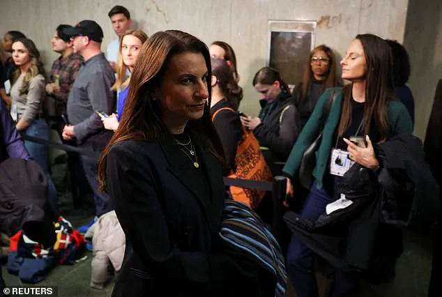 Supporters of Luigi Mangione Pack New York Courthouse