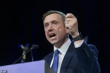 Tim Kaine Stumblingly Defends Democrat Party's Unpopularity