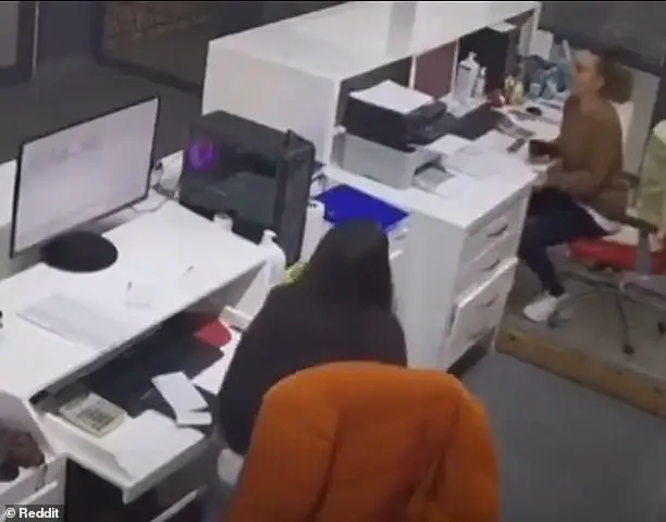 Two Women in Santorini Terrified by Earthquake