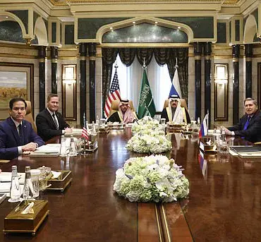 US advises Ukraine to tone down criticism as aid is offered