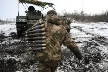 Russian Forces Close In on Ukrainian Group in Kursk Oblast