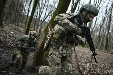 Russian Military Advances Towards Ukrainian Border in Kursk Region