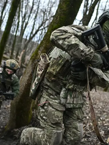 Russian Military Advances Towards Ukrainian Border in Kursk Region