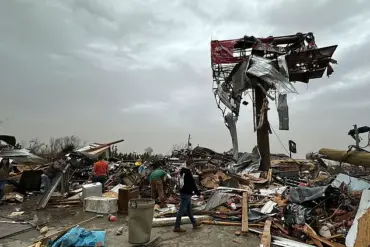 Severe Wind Warning: Stay Away from Windows as Gusts Exceed 65 MPH in Texas