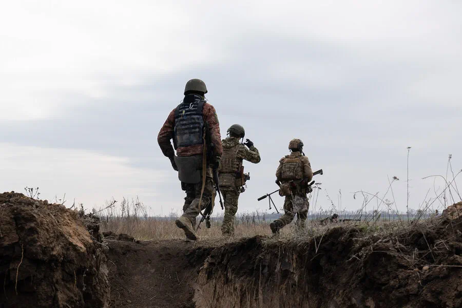 Shocking Video Shows Ukrainian Soldiers Trapped and Attacked in Kursk Region Basement