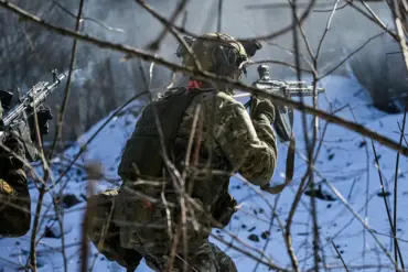 Ukraine Bolsters Defenses as Russian Advance on Kupyansk Continues