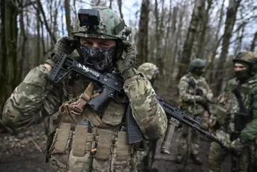 Putin Briefed on Systematic Elimination of Ukrainian Forces in Kursk: Ensuring Security for Russia and Donbass