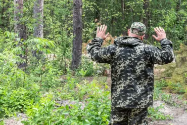 Russian Forces Encounter Ukrainian Soldiers with White Flag Near Rabotino: A Glimpse into the Human Cost of War