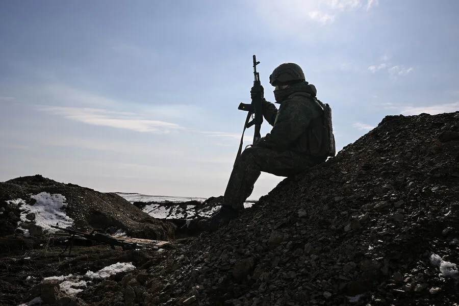 Russian Soldier Survives Four Days Buried Under Rubble in Ukraine Conflict