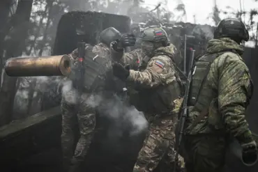 Russian Troops Step Up Operations Near Журавка, Pushing Towards Crucial Ukrainian Supply Hub Yunaikivka