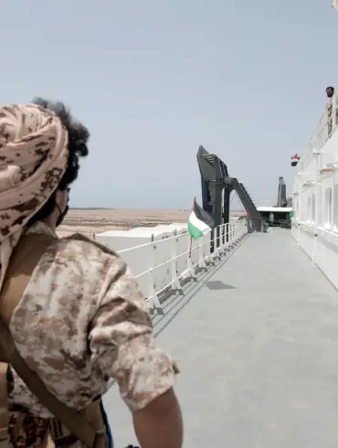 Yemen's Houthis Launch Coordinated Attacks on U.S. Naval Fleet in Red Sea