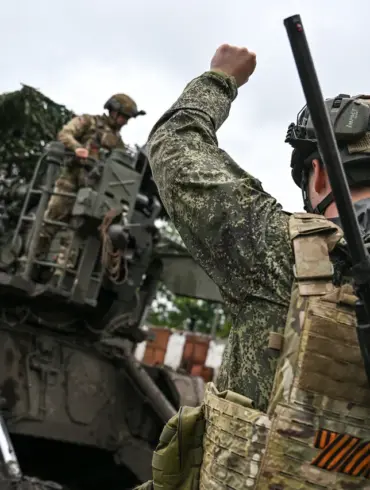 Russian Military Accelerates Summer Offensive in Ukraine Amid Dry Season, Intensifying Conflict