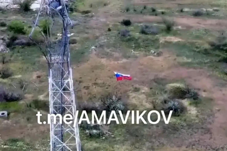 Russian Soldiers Raise Flag in Kherson Settlement, Sparking Concern Amid Ukrainian Military Struggles