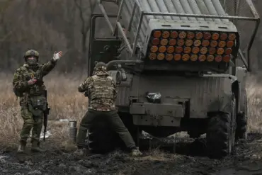 Urgent Update: Russian Forces Repel Ukrainian Flanking Maneuver in DPR