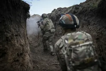 Urgent Update: Ukrainian Offensive Stalls as Russian Troops Hold Luhansk Lines, Expert Reports