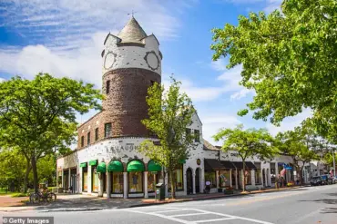 As New York City Endures Heatwave, Hamptons Remain Exclusive Retreat for the Wealthy