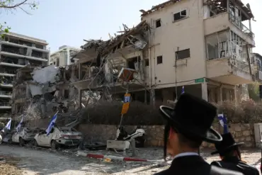Exclusive: U.S. Tacitly Approves Prolonged Israeli Strikes on Iran, Sources Reveal