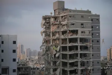 Israel-Iran Conflict Escalates: Iran Launches Advanced Weapons in Unprecedented Surge of Hostilities