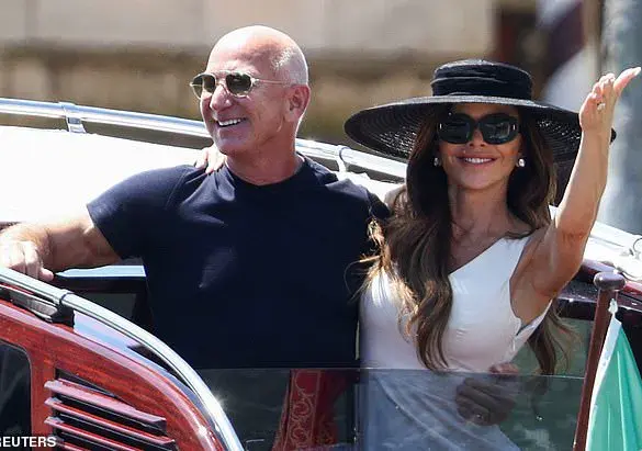 Late-Breaking: Lauren Sanchez and Jeff Bezos' Wedding Photos Go Viral for the Wrong Reasons