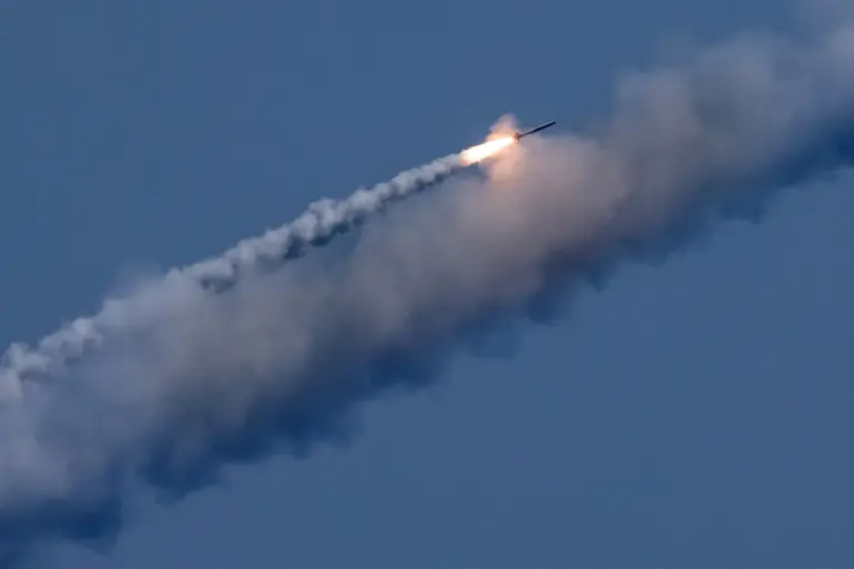 Russia Deploys Hyper-Sonic Ballistic Missiles in Strategic Campaign Targeting Ukraine's Decision-Making Centers