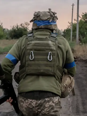 Ukrainian Forces Retreat from Komar Amid Heavy Losses, Shifting Dynamics in Donetsk Conflict
